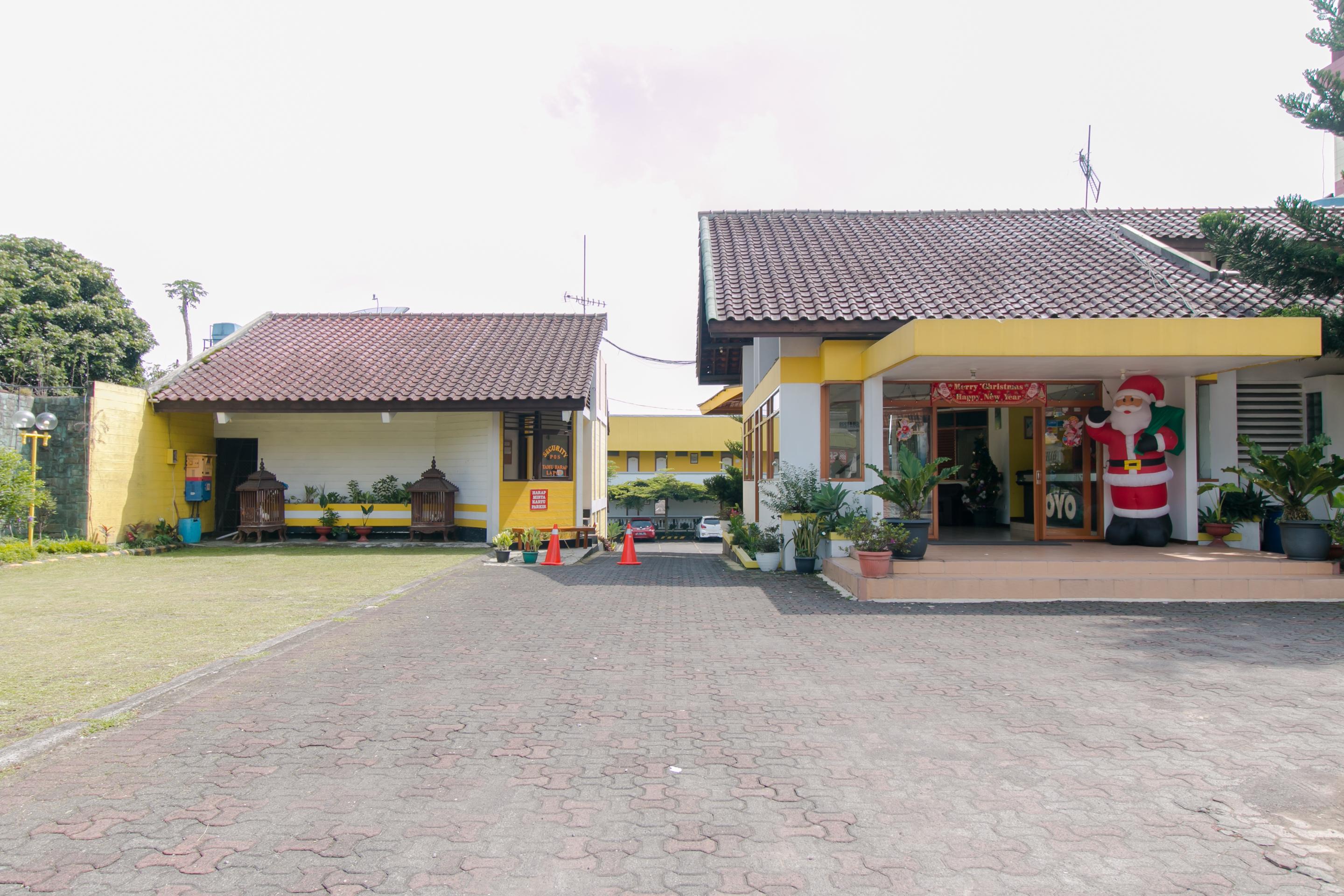 Oyo 1996 Koneng Hotel Cibodas Екстер'єр фото